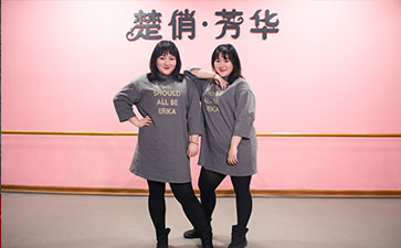 美人潭|文藝女神 95后雙胞胎楚俏組合：楚俏依舊芳華