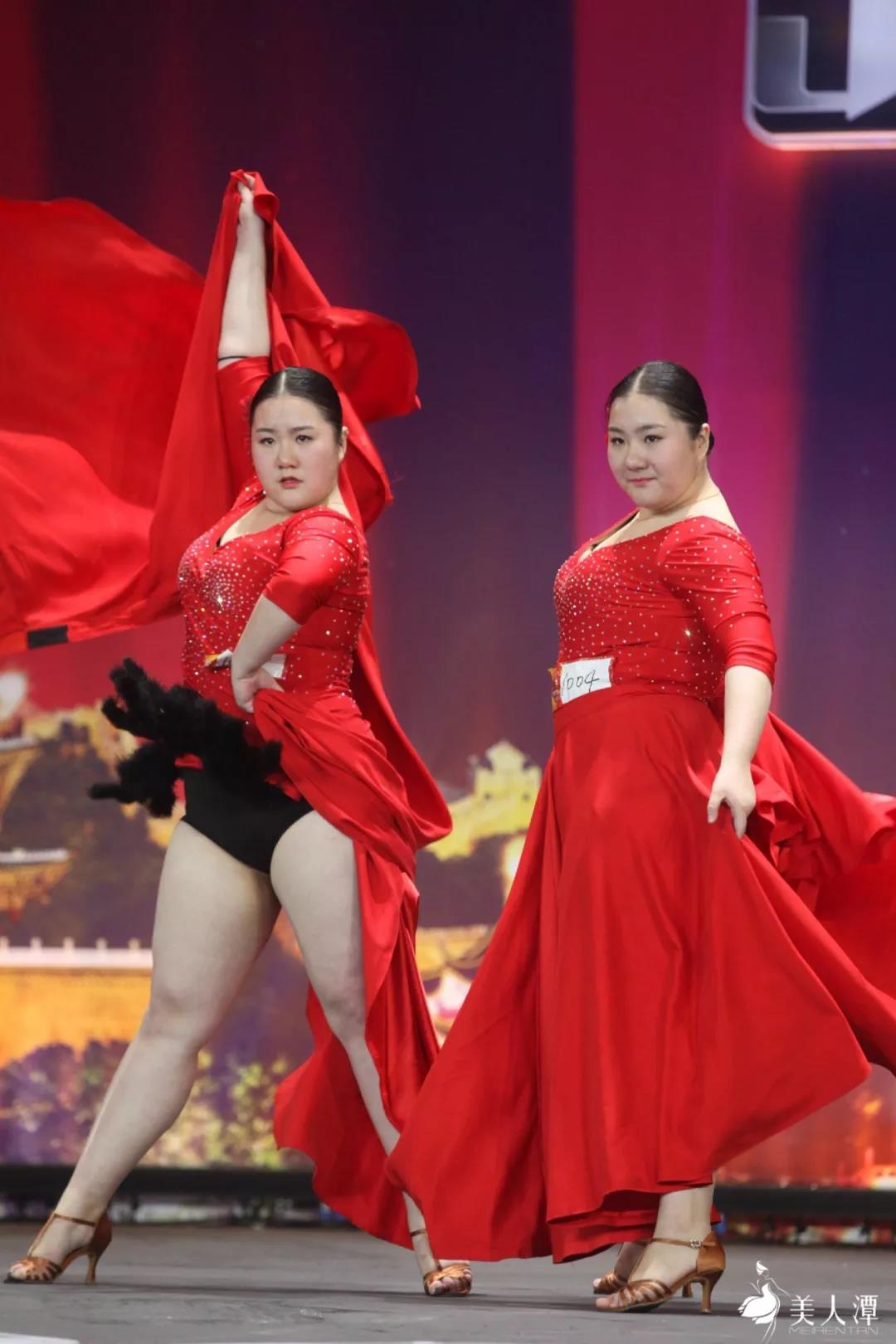 95后雙胞胎楚俏組合