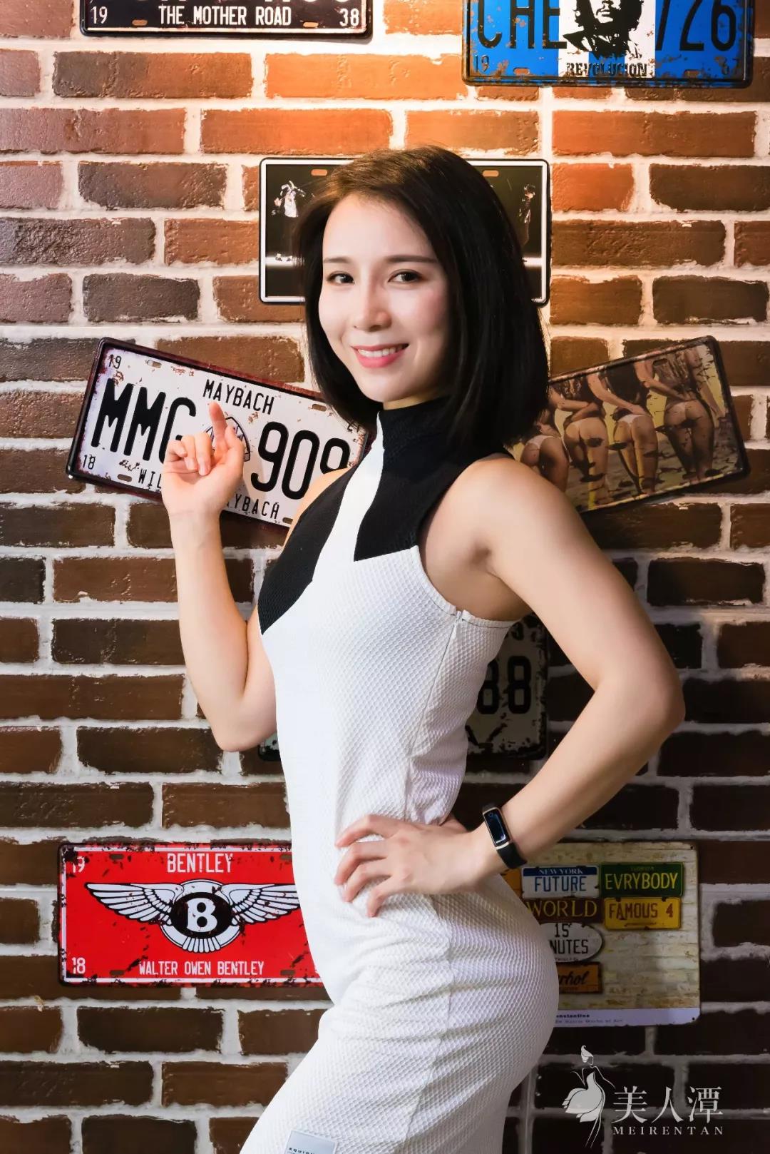 她陪母親鍛煉，結(jié)果練成比基尼小姐，“魔鬼”女教練這樣養(yǎng)成！