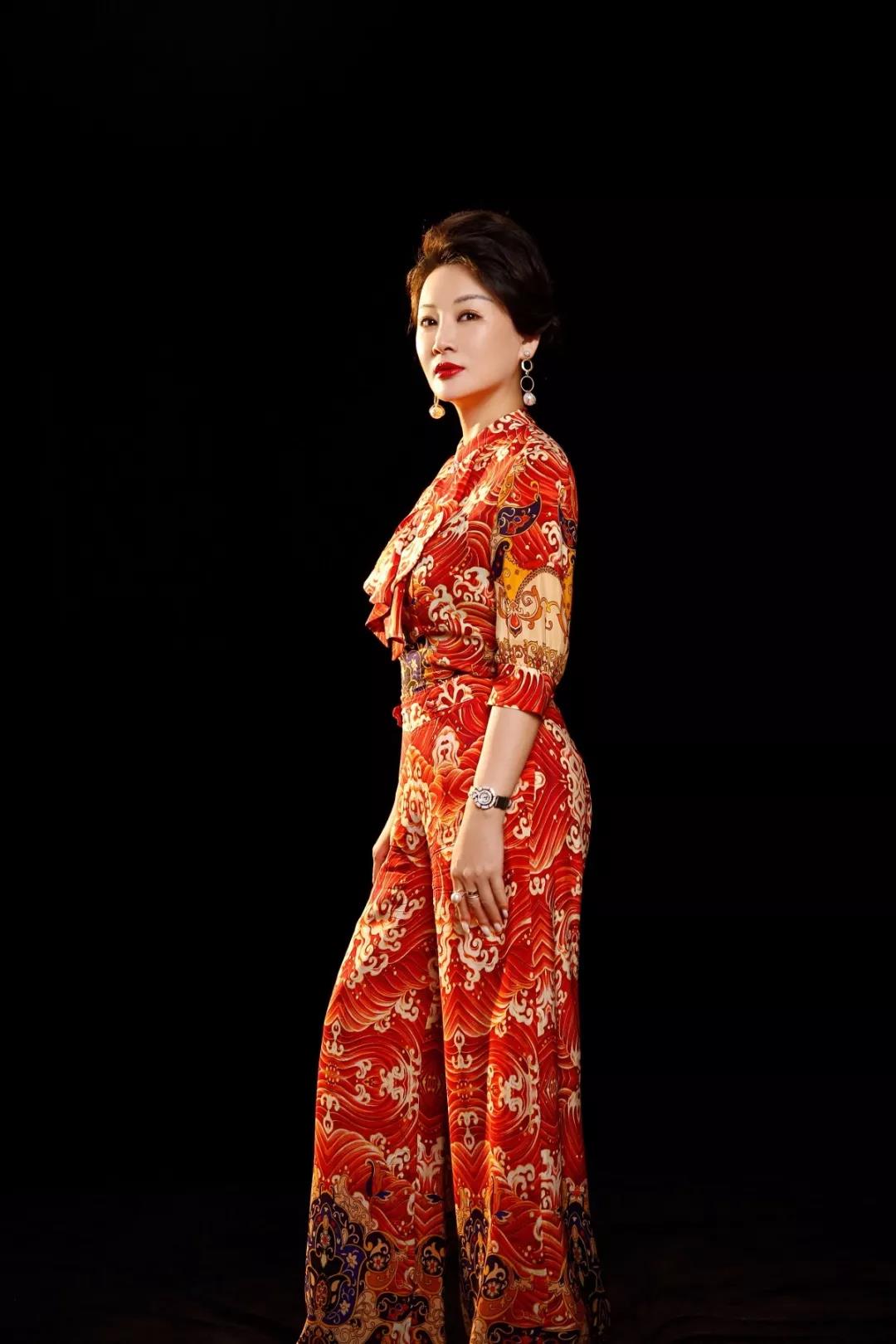 美人潭|創(chuàng)業(yè)女神 李雙雙（香港）國際美容集團董事長李雙宏：天下因女人而精彩