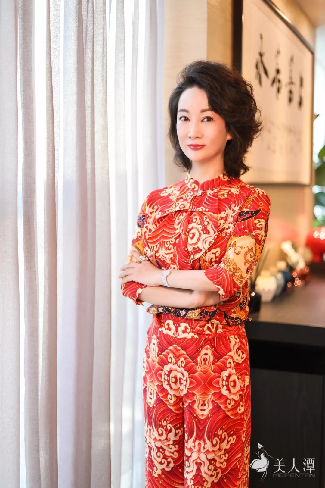 美人潭|創(chuàng)業(yè)女神 李雙雙（香港）國際美容集團董事長李雙宏：天下因女人而精彩
