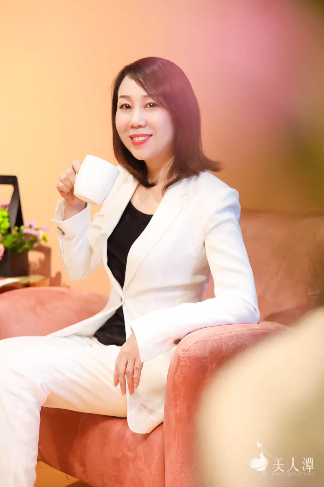 薛琹：新型社交，得體比美麗更重要