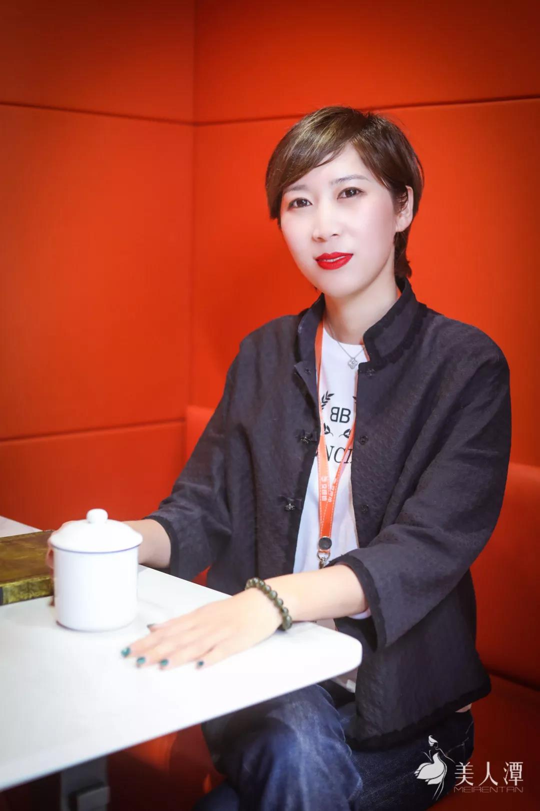 美人潭|創(chuàng)業(yè)女神 豆撈坊潮汕牛肉火鍋創(chuàng)始人苑嘉益：擊破命運的突圍者