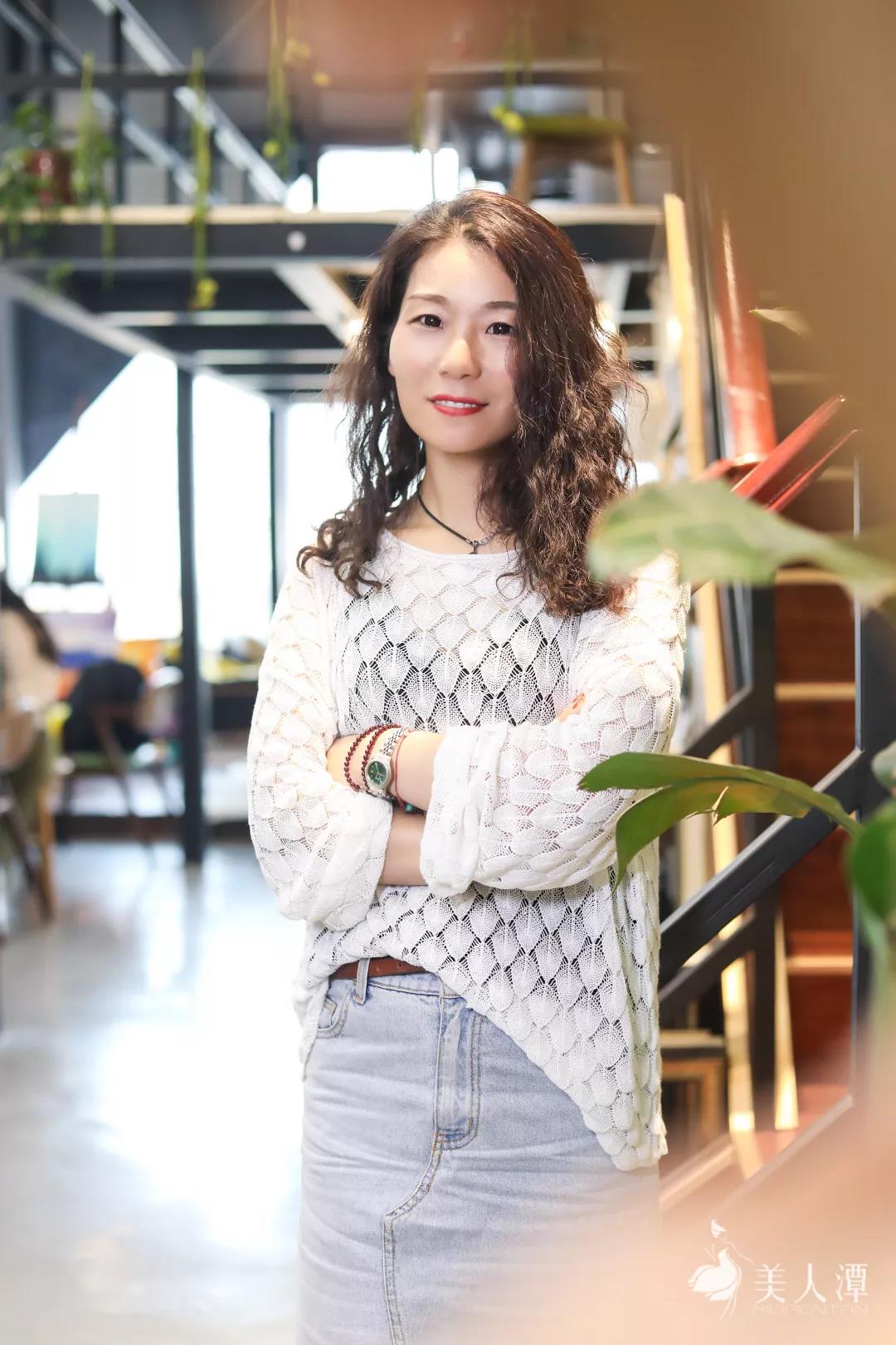 美人潭|文藝女神 自由插畫師袁小真：藏進(jìn)彩色泡泡里的女人