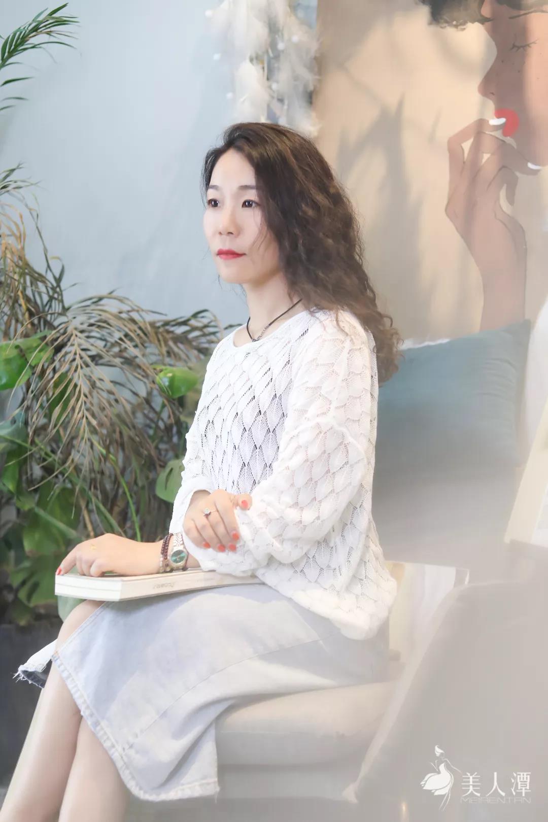 美人潭|文藝女神 自由插畫師袁小真:藏進(jìn)彩色泡泡里的女人